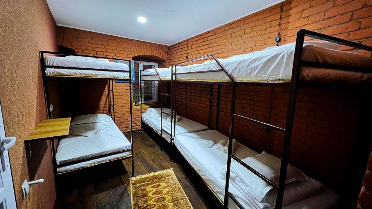 Hostel Pirosmani Tbilisi Exterior foto